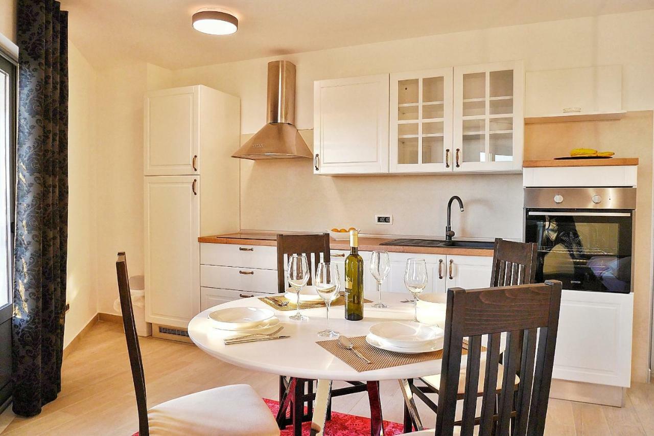 Apartments Mario Migros Makarska Ngoại thất bức ảnh